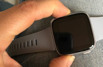 Why is My Fitbit Screen Black? 7 Ways to Fix it