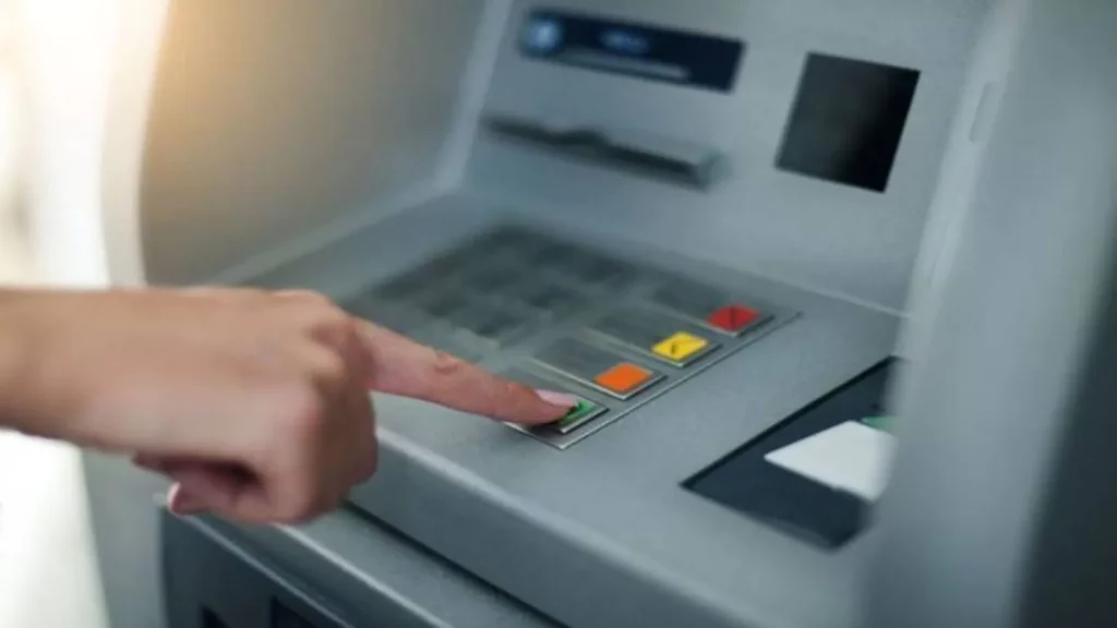 Can You Withdraw Cash From a Bank that Isn't Yours